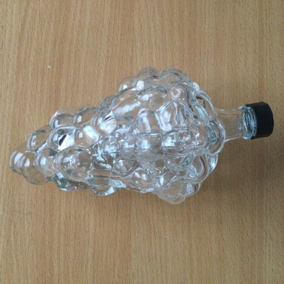 White Clear glass grapes bottle with lid made in turkey - Picture 4 of 5